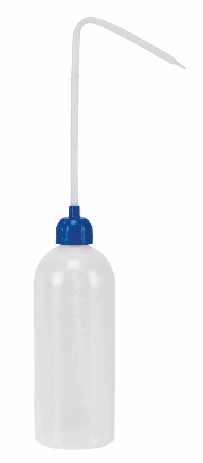 0,50 Ltr. Universalspritzflasche mit LDPE-Behälter, abgewinkeltes PE-Spritzrohr mit feiner Spenderdüse.