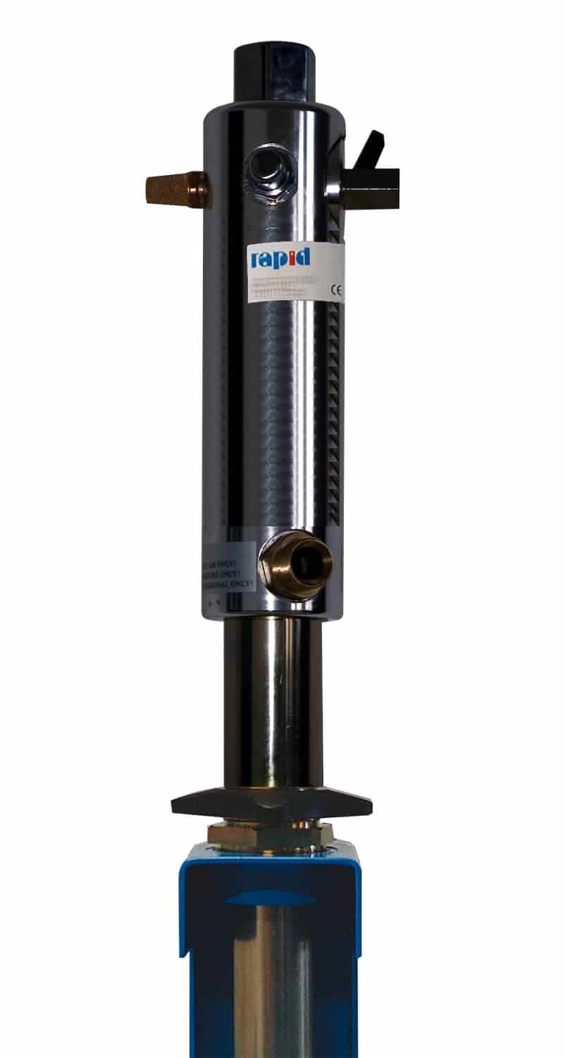 Pneumatische Ölförderpumpe, eichfähig OP 110 D 25 K/E Diese Baureihe zeichnet sich durch eine wesentlich höhere Förderleistung aus, als man sie von sonstigen pneumatischen Ölpumpen gewohnt ist. Demzufolge ist auch der Anwendungsfall ein anderer. Ölversorgungsanlagen der Industrie und in Kfz-Werkstätten